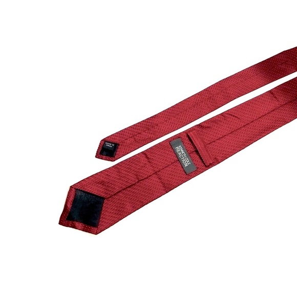 Kenneth Cole Reaction Red, Bordeaux tie.
100% Silk NWOT - Picture 4 of 4